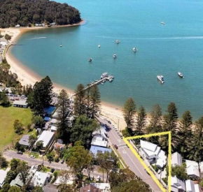 Absolute Beach Front House Panoramic Views Umina Beach